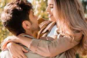 راه های موثر برای ابراز محبت به همسر